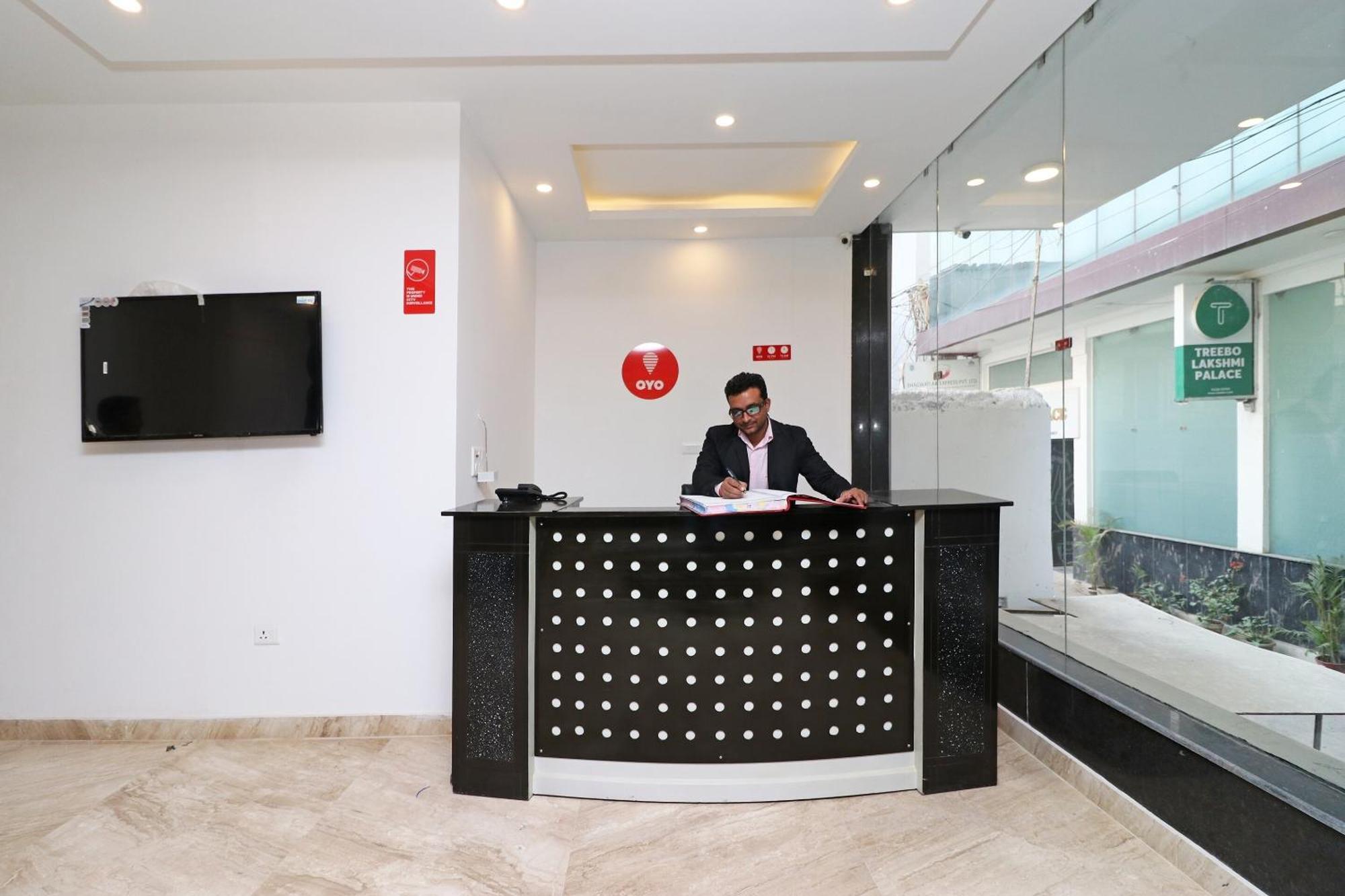 OYO 10274 Hotel Aamara Neu-Delhi Exterior foto