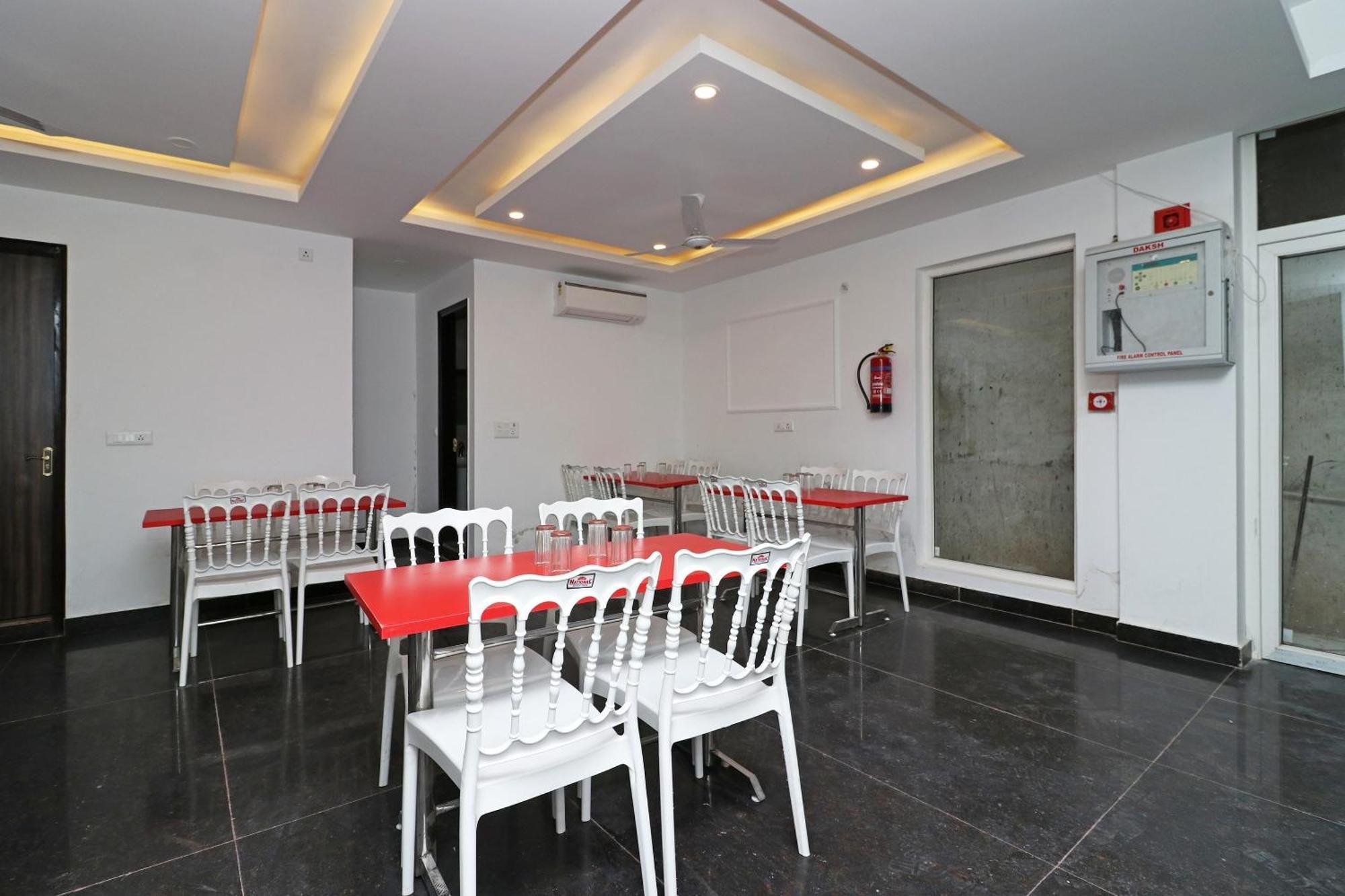 OYO 10274 Hotel Aamara Neu-Delhi Exterior foto