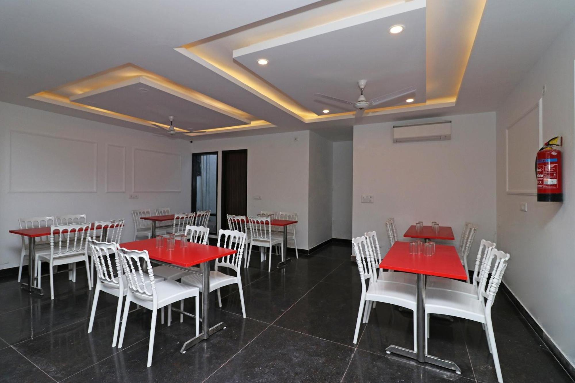 OYO 10274 Hotel Aamara Neu-Delhi Exterior foto
