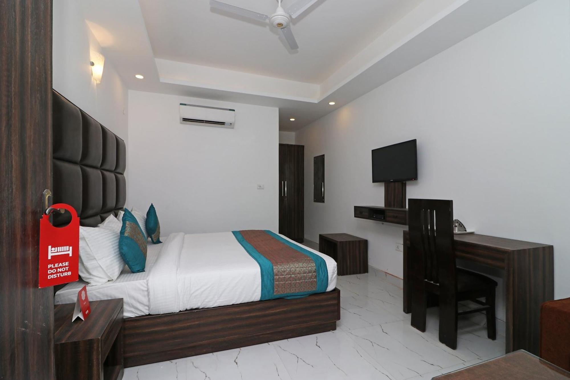 OYO 10274 Hotel Aamara Neu-Delhi Exterior foto